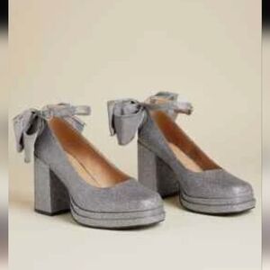 Torrid BETSEY JOHNSON SILVER BOW BACK HEEL size 10 (WW - WIDE WIDTH) NIB